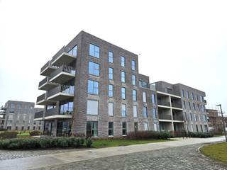 Dit recente appartement op de eerste verdieping, gelegen aan Heizijde, is klaar voor een eerste bewoning en combineert comfort met een...