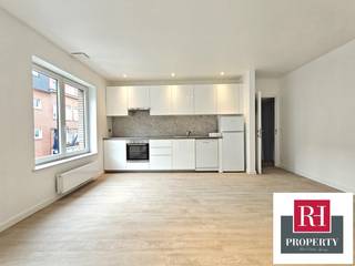 A stone's throw from Saint-Job station, close to public transport and numerous shops, Rh Property presents this splendid flat, in its first...