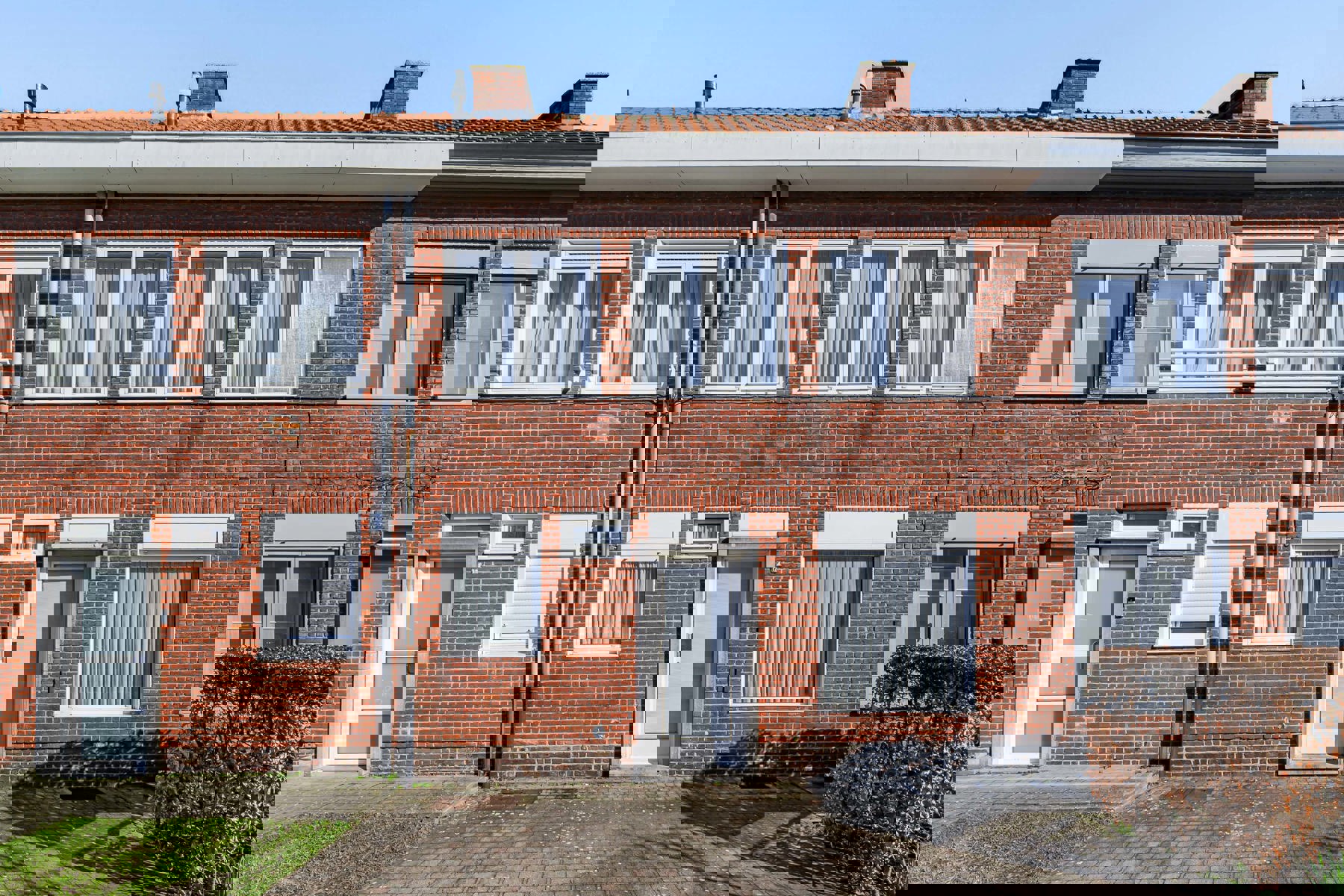 Stadswoning met 4 slaapkamers, stadstuin met berging en 2 PP - foto 2