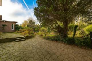 UCCLE, Chemin de Crabbegat, in one of Uccle’s greenest and most desirable neighbourhoods, discover a true development opportunity offering the...