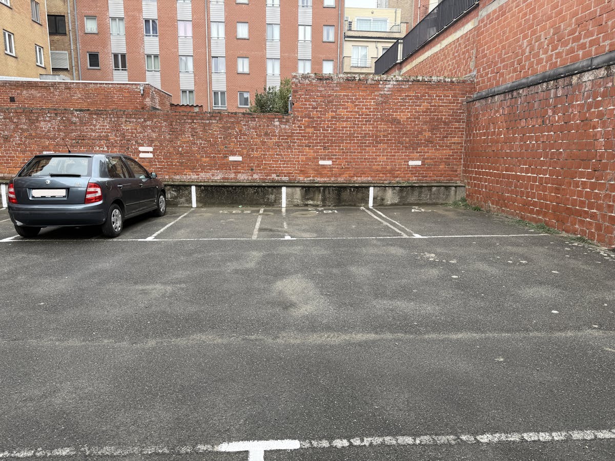 Parking space near the seafront and Elisabeth Square in Koksijde. - photo 4