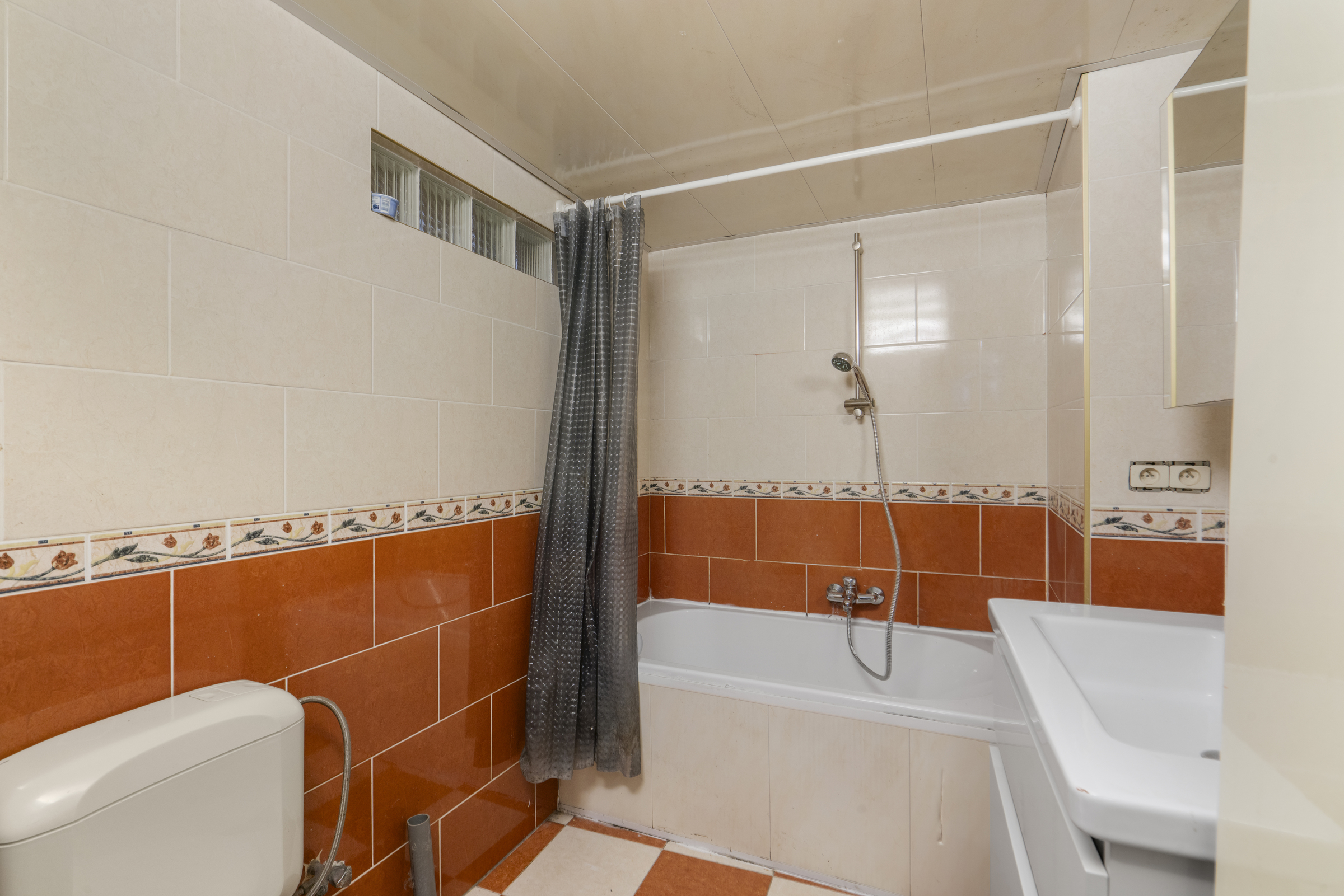 Instapklaar 4 slaapkamerwoning in centrum Vilvoorde - foto 3