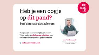 Op een steenworp van de Zeedijk te Knokke-Heist vinden we deze afgesloten garagebox te koop. De garage is gelegen op de -1 en vlot toegankelijk. Daarnaast is de garage voorzien van elektriciteit en verlichting. Afmetingen: diepte 6,05m (= mooie diepte)breedte 2,75m hoogte 2,01m Ideaal aanbod voor wie op zoek is naar een garage in de buurt van de Zeedijk. Wenst u meer informatie of bezoek? Aarzel niet contact op te nemen met de dossierbeheerder Arne Vandierendonck via 0493 25 35 85 of arne.vandierendonck@dewaele.comBestuursmaatregelen in het maatregelenregister: nee