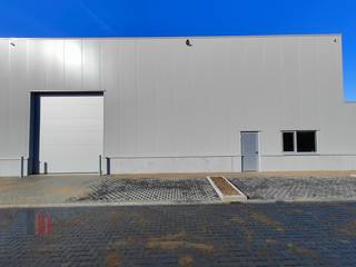 'EINDEJAARSDEAL - KMO-unit tijdelijk in prijs verlaagd!'De casco loods van 304 m² maakt deel uit van het KMO park " TINTERSWEGE " en heeft een vrije...