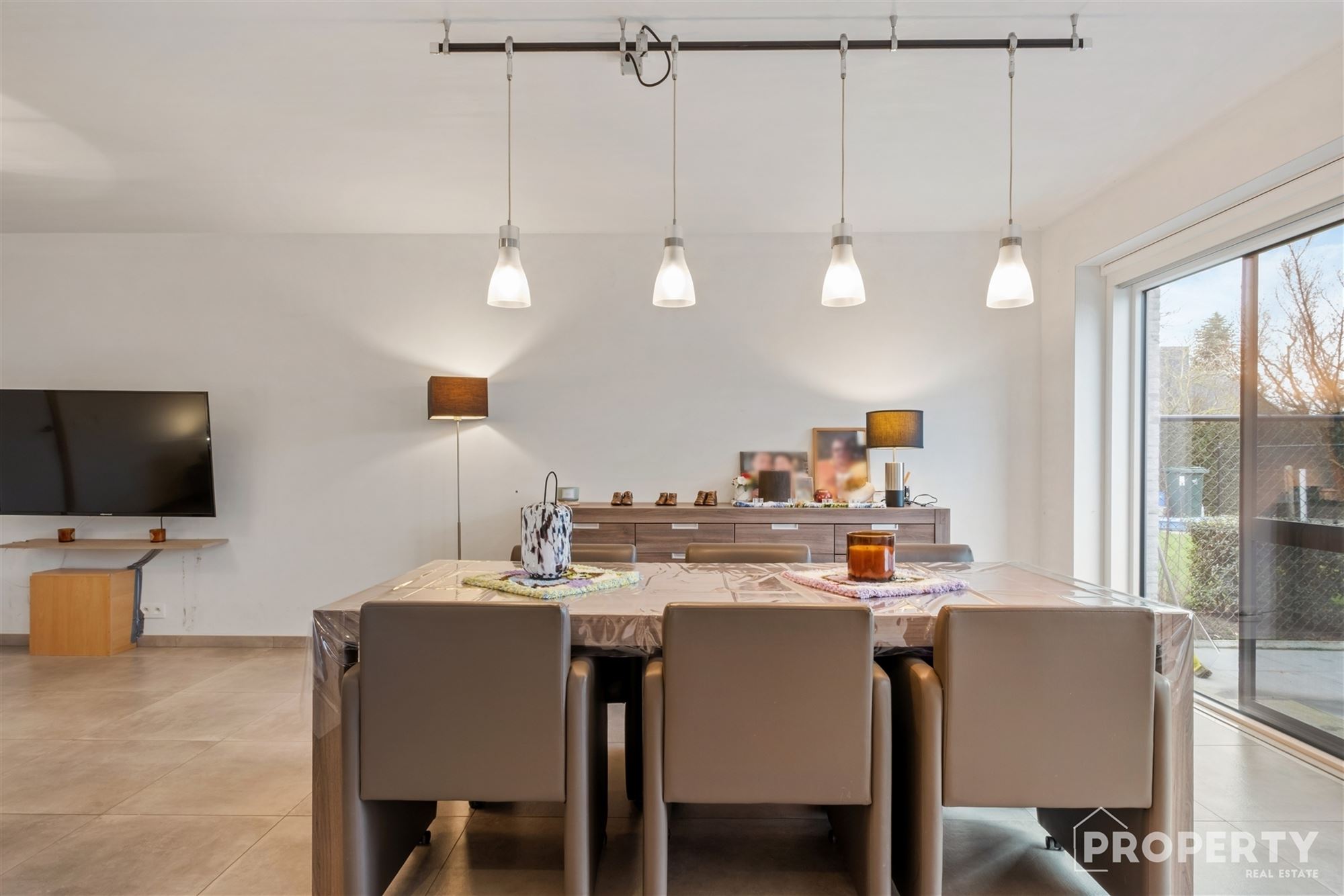 Instapklare gezinswoning met 4 slaapkamers & garage! - foto 4