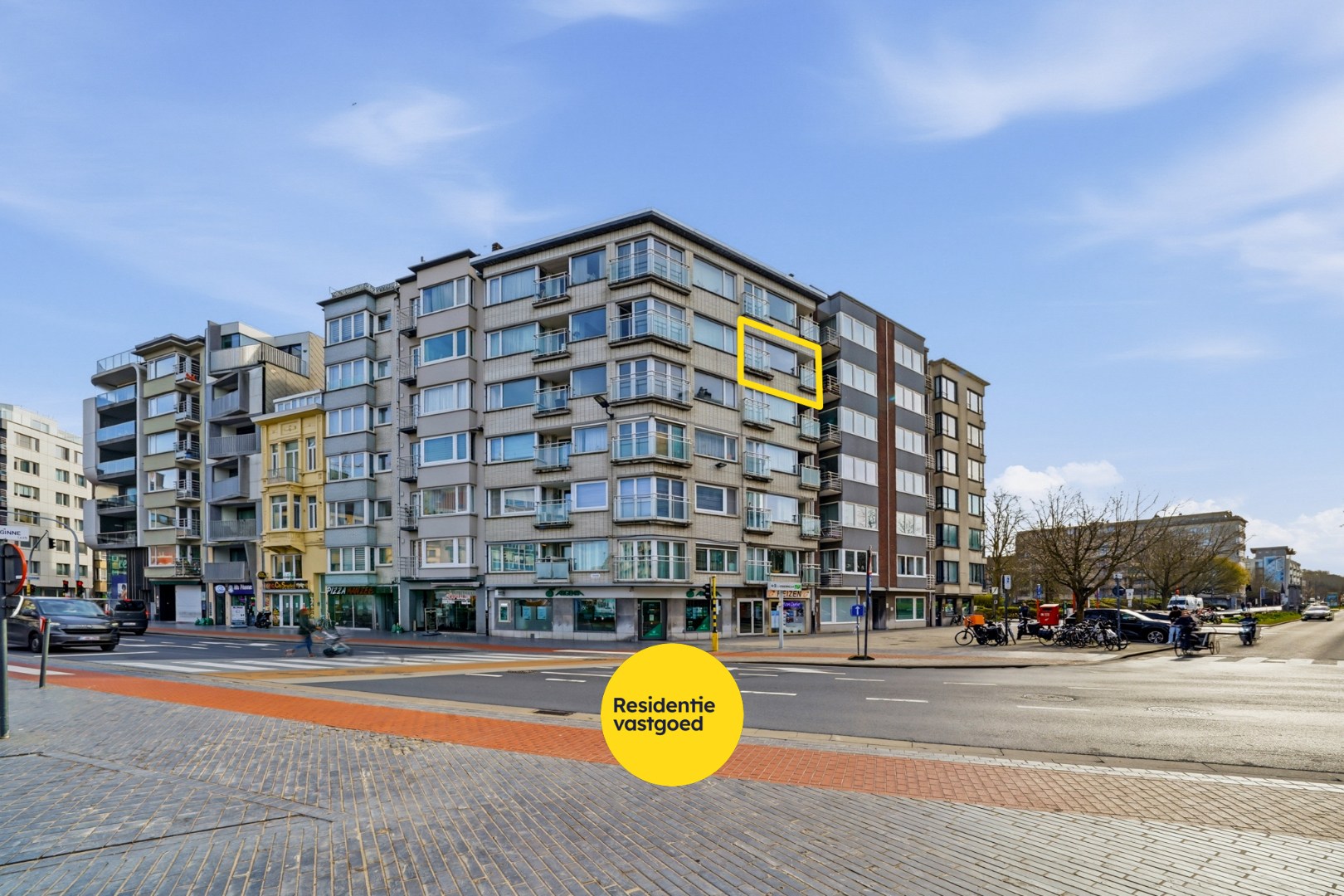 Op te frissen 2-slaapkamerappartement met open zicht te Oostende - foto 1