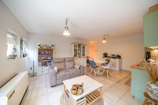 Dit instapklare appartement is gelegen in Residentie Deauville, onderdeel van een prachtig vakantiedomein met gemeenschappelijk zwembad! Door...