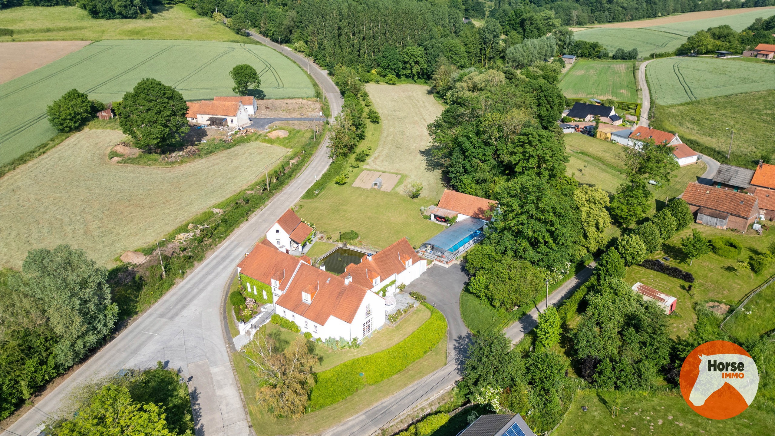 FRASNES - Exclusieve eigendom met 3 woonentiteiten en B&B - foto 4