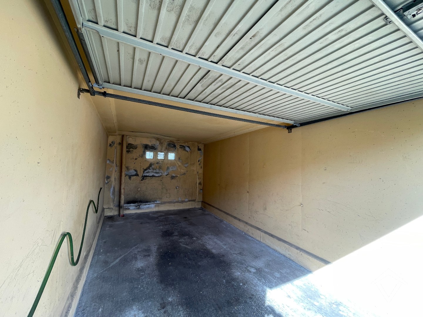Afgesloten garagebox in centrum Roeselare - foto 4