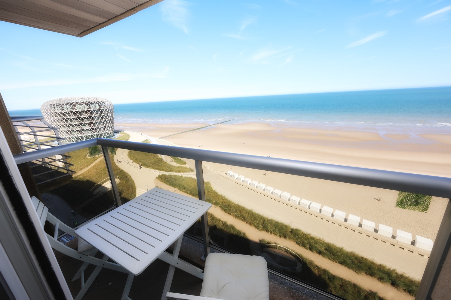 Studio with exceptional view of the sea and the Silt in Middelkerke! - photo 1