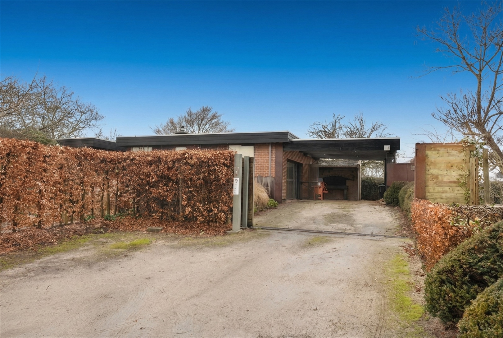 Te renoveren charmante bungalow met prachtige tuin - foto 2