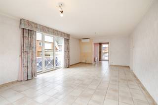 Afspraak BEZOEKDAG ENKEL telefonisch via Jari Wante op 0470/21.14.82.Dit lichtrijke appartement geniet van een zeer gunstige ligging op wandelafstand...