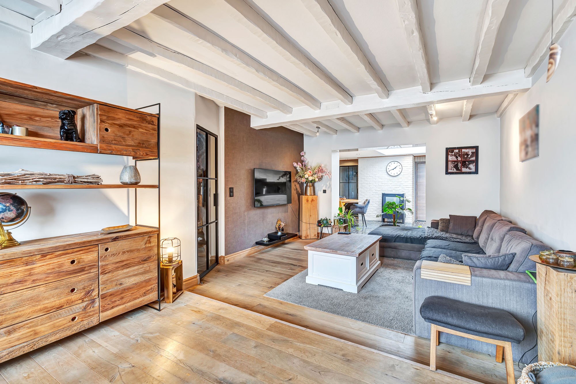 Instapklare gezinswoning met achteruitweg en garage - foto 4