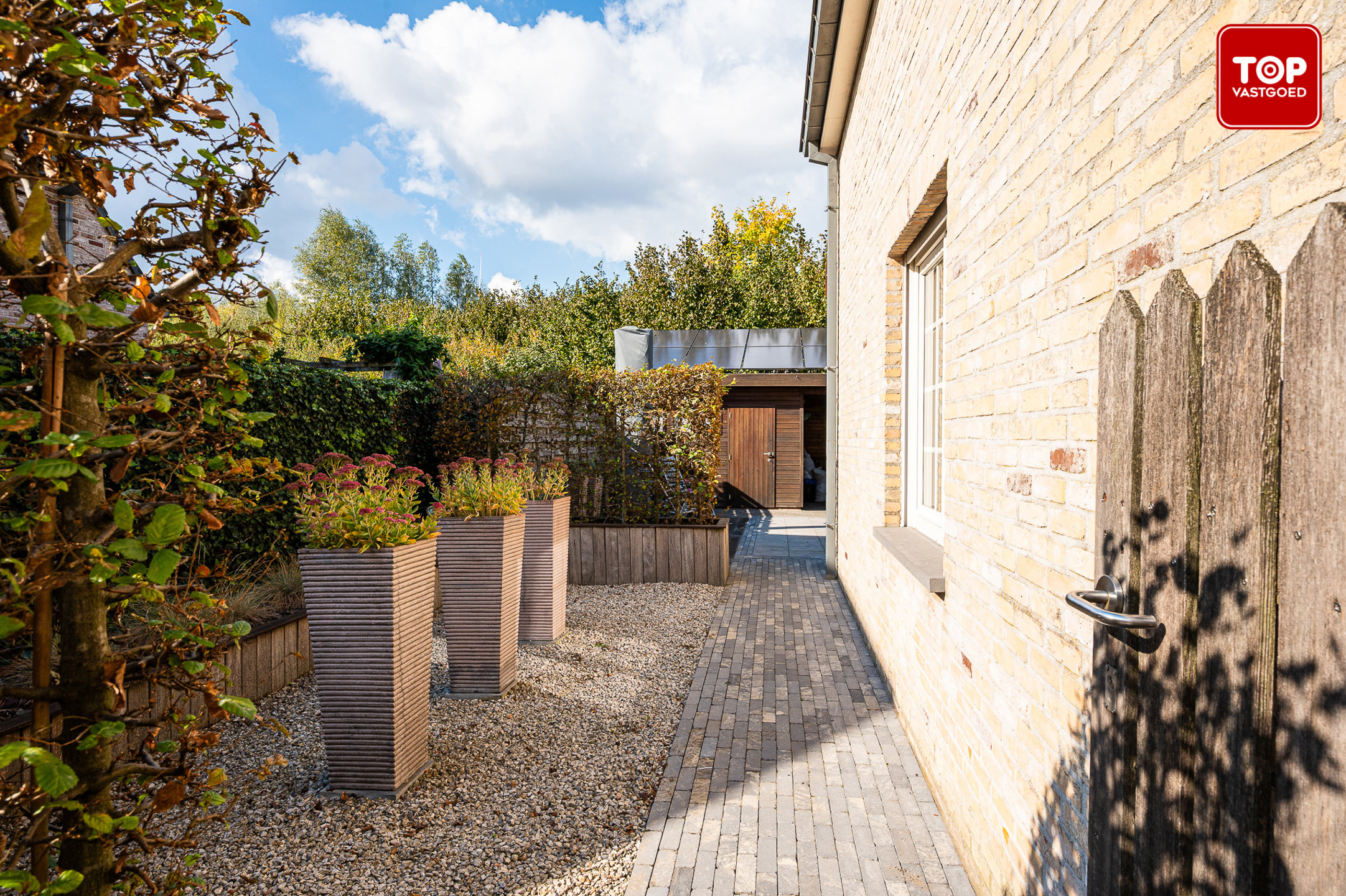 Instapklare woning in rustige straat met 3 slaapkamers, tuin en garage. - foto 2