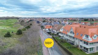 Dit prachtige appartement, met een verfijnde afwerking en een stijlvol interieur, is gelegen in de exclusieve residentie 'Jardin del Mar'. Het...