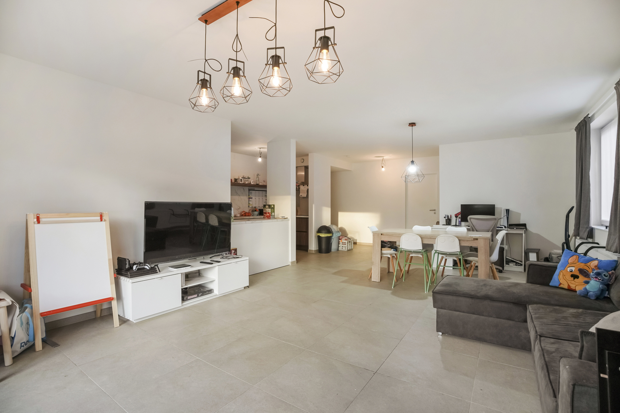 Centraal gelegen appartement (2024) met terras en parking - foto 5