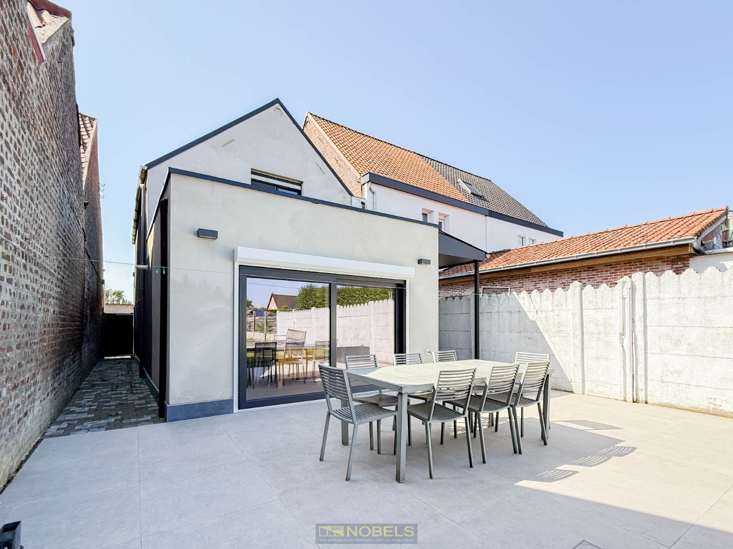 Te koop, recent gerenoveerde halfopen bebouwing met tuin en garage te Zingem - foto 2