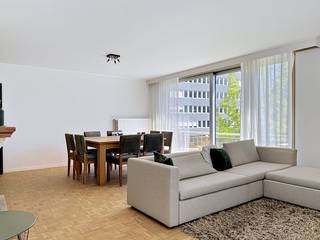 De snelste manier om een bezoek te brengen aan dit appartement? Vraag je bezoek aan via de rode knop op onze website (www.dewaele.com) en je...