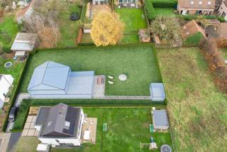 Prachtige bouwgrond gelegen in het landelijke Beigem voor de constructie van een villa met een bewoonbare oppervlakte van +/-300m2. De...