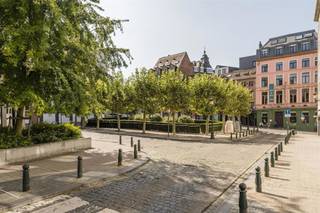 1000 BRUXELLES (rue de Dinant 16) – Bénéficiant d’une excellente situation, au dernier étage d’un immeuble de standing bâti en 2007, situé entre...