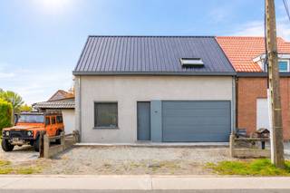 Deze halfopen bebouwing is gelegen in een rustige, groene omgeving aan de stadsrand van Sint-Niklaas en bevindt zich op een mooi perceel van 520...