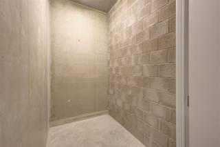 Deze ondergrondse staanplaats staat te huur in de Jef Nyslaan in Wilrijk, een zijstraat van de Krijgslaan, in het nieuwbouwproject Tuinen van...