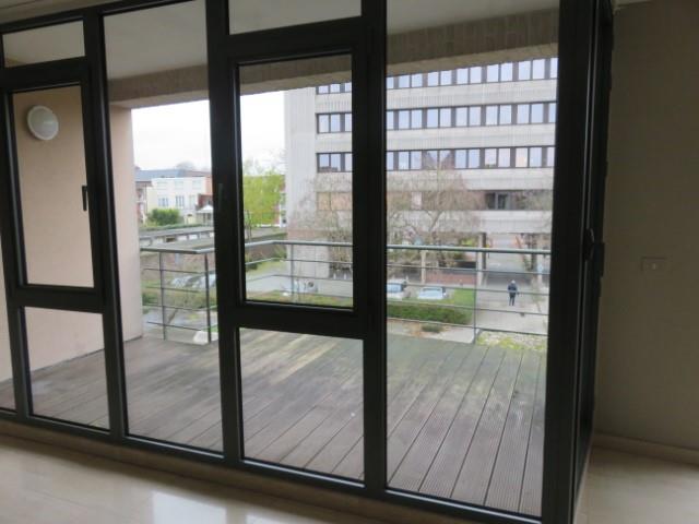 Aangenaam, verzorgd, ruim en licht appartement - foto 3