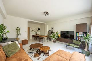 Instapklaar appartement met licht en charme, terrasje én parkeeroptie vlakbij ZurenborgOp zoek naar een lichtrijk appartement met karakter én een...