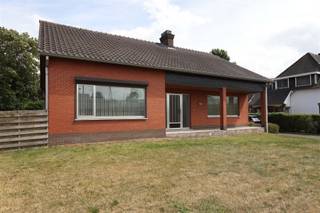 Verrassend ruime gezinswoning met 5 slaapkamers op een knap perceel van 14a 78ca Omgeving:+ Centrale ligging nabij het stadscentrum van Hasselt+...