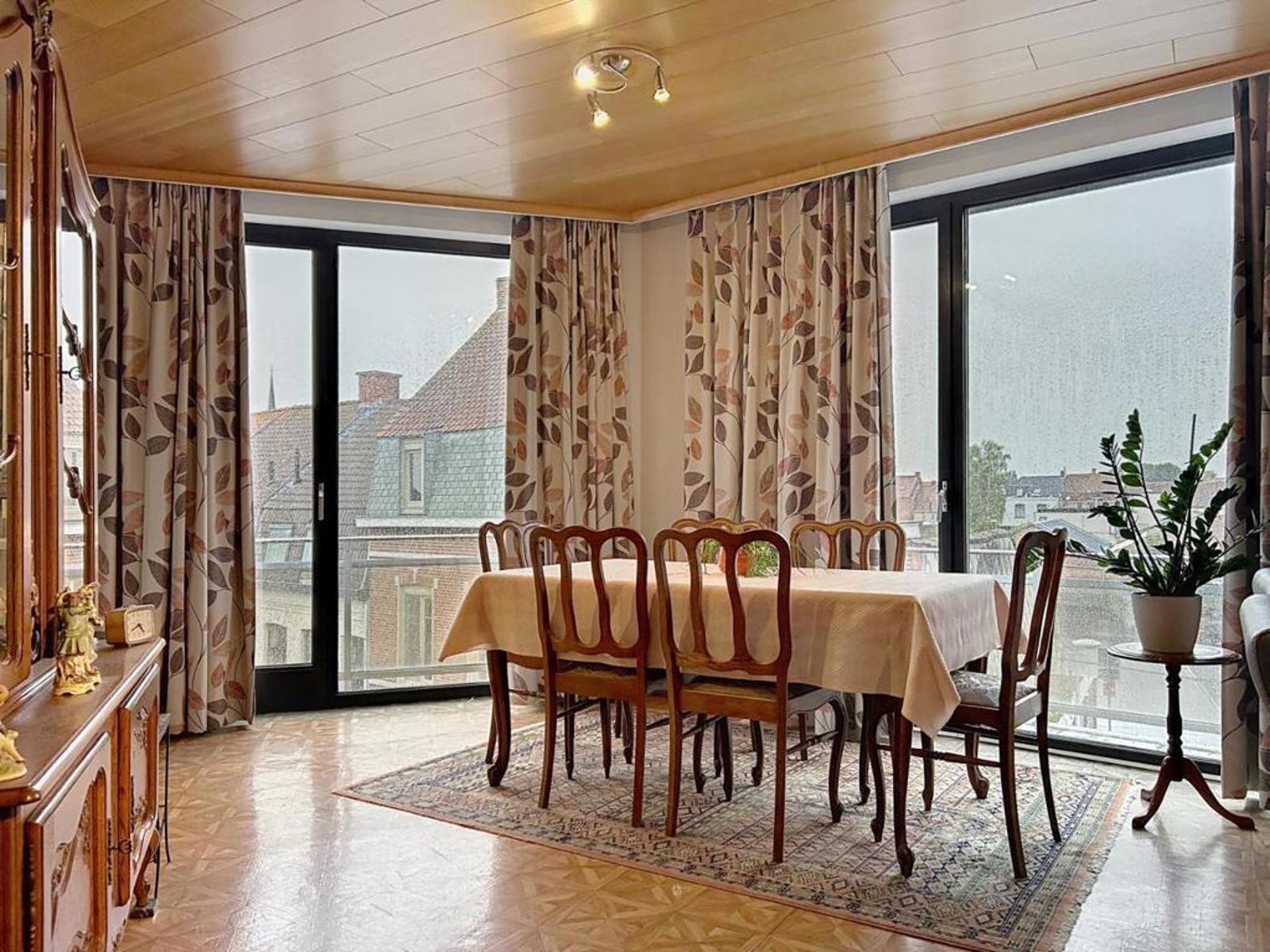 Centraal gelegen appartement met 2 slpks en garage - foto 1