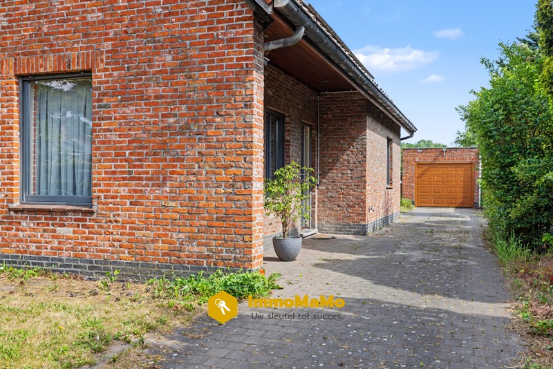RUSTIG GELEGEN OPEN BEBOUWING MET ZICHT OP GROEN - TE KOOP - foto 2