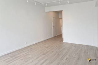 Prachtig gerenoveerd appartement (65 m2) met 1 slaapkamers en terras (2 m2) gelegen bij de Meir. Het pand is gunstig gelegen in de Jezusstraat, een...