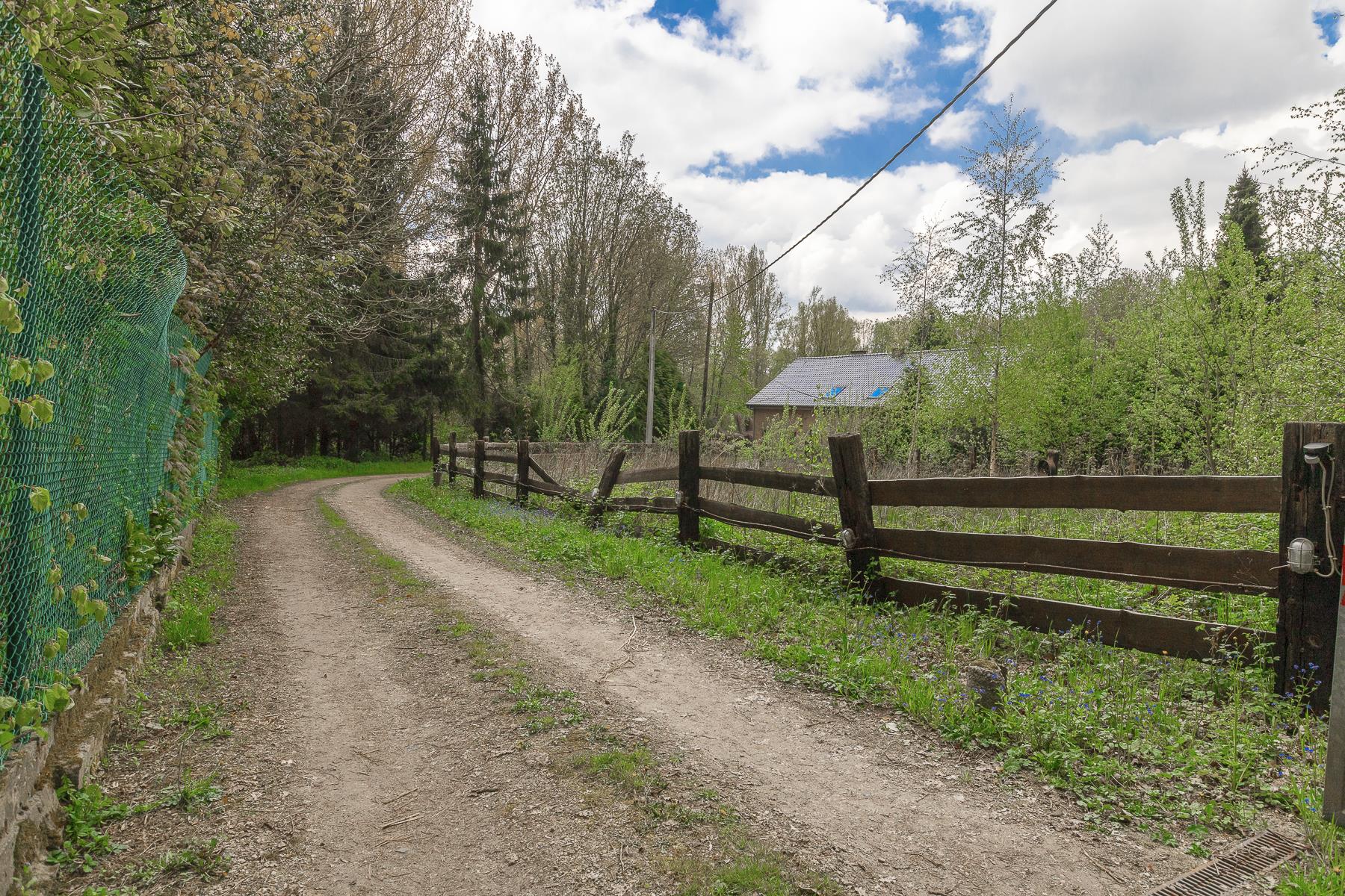 Maison double avec allée privée sur un terrain de 62a34. - photo 2