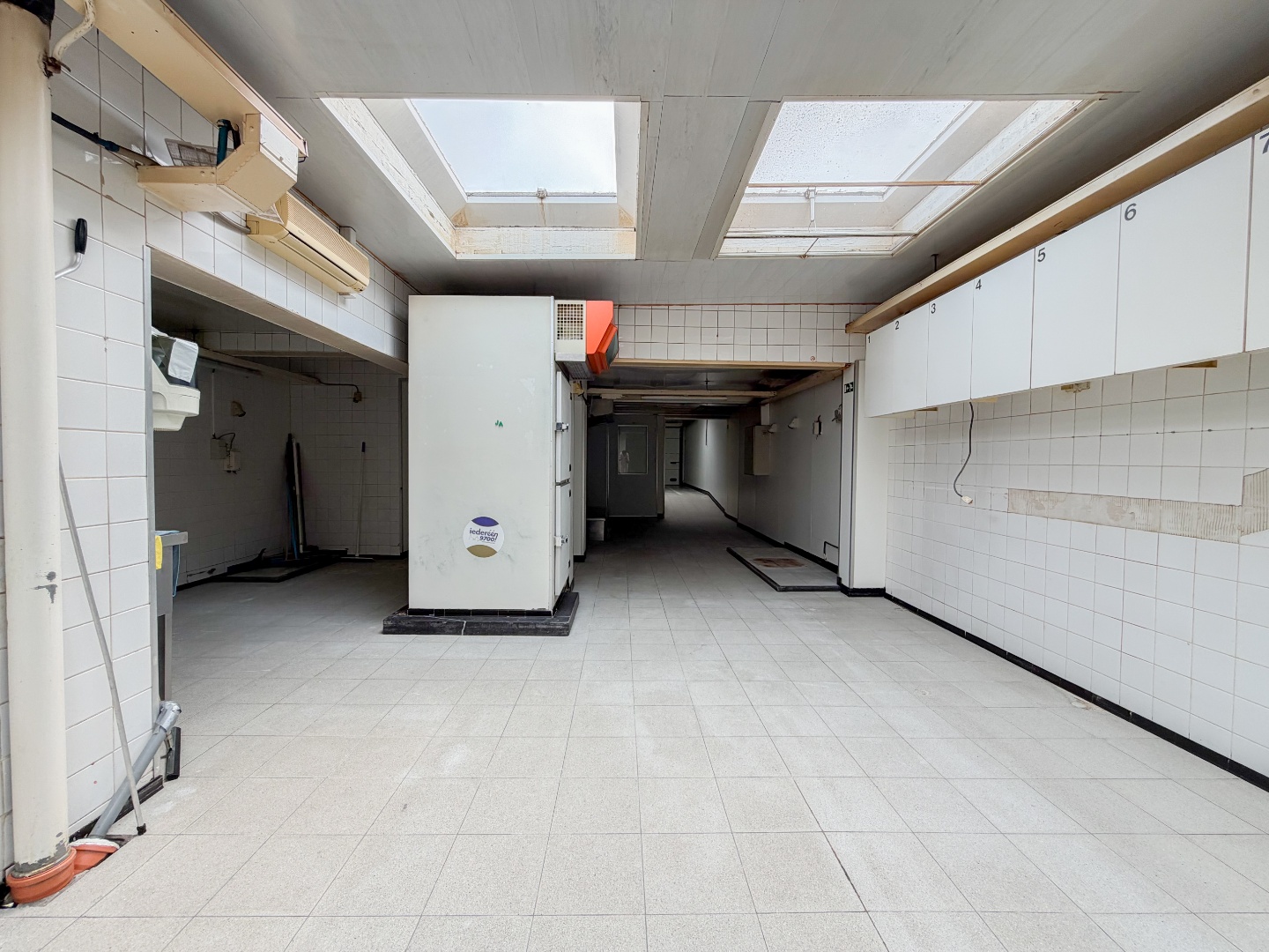 Te koop, Commerciële eigendom met woonst en 2 garages nabij het centrum van Oudenaarde - photo 4