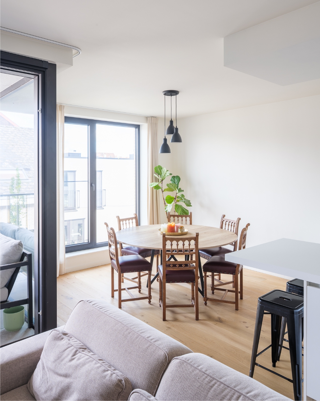 Lichtrijk appartement met twee volwaardige slaapkamers en zonneterras nabij het Baudelopark. - foto 5