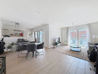 Denise De Weerdtpad 2/302: Energiezuinig appartement met indeling als volgt: inkomhal, 2 ruime slaapkamers waarvan 1 met ensuite badkamer,...