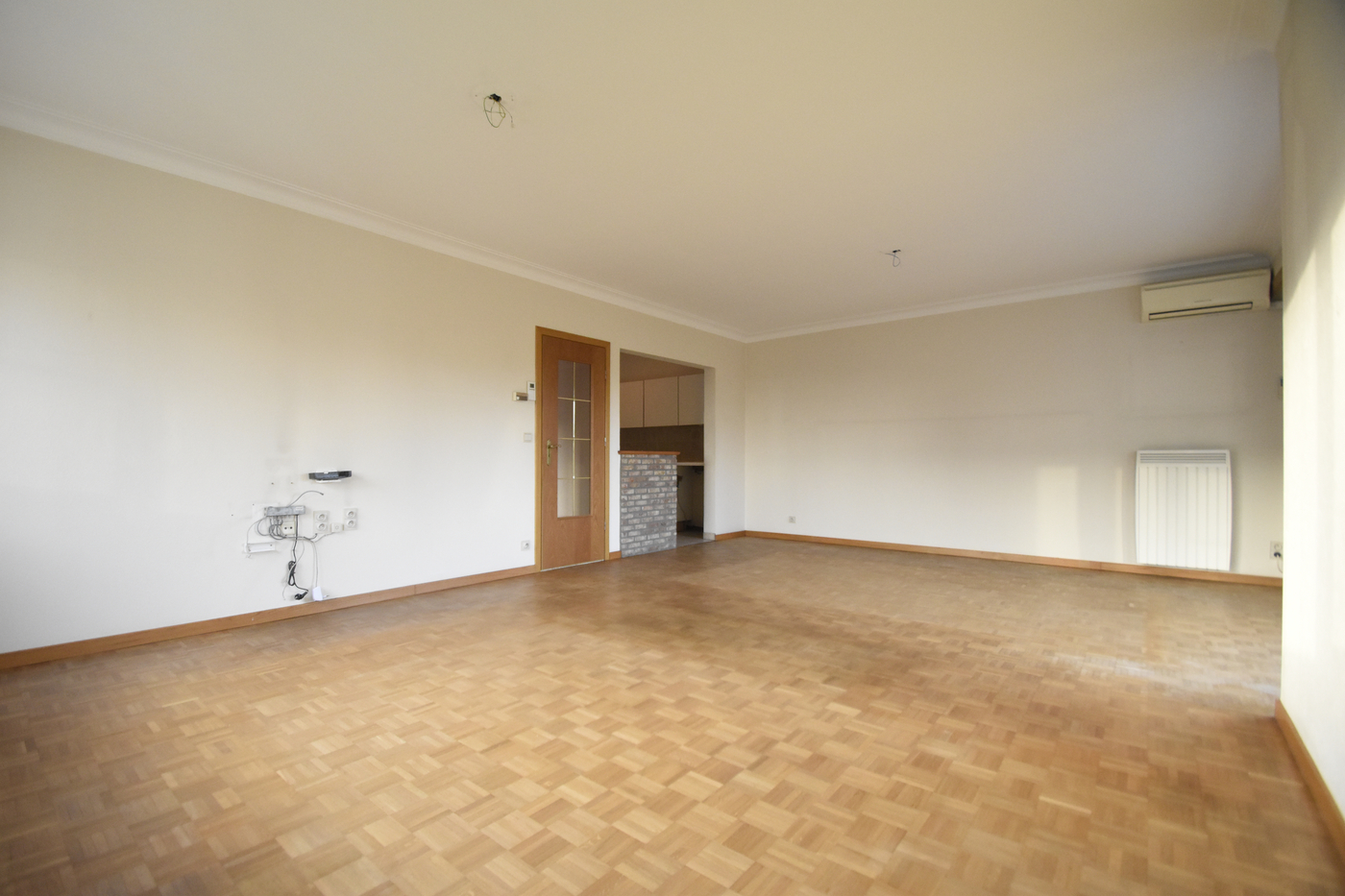 Ruim 3 slaapkamer appartement met garage - foto 2