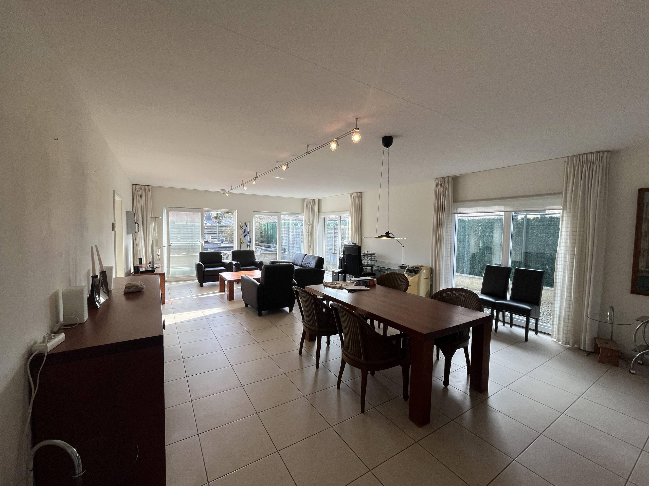 Ruime woning op rustige verkaveling in Wellen - foto 4