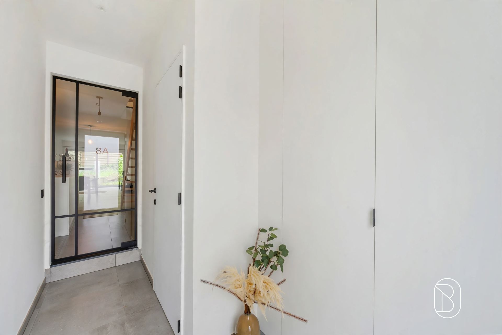 Mooie nieuwbouwwoning met 3 slk en 2 badkamers, + tuin - foto 3