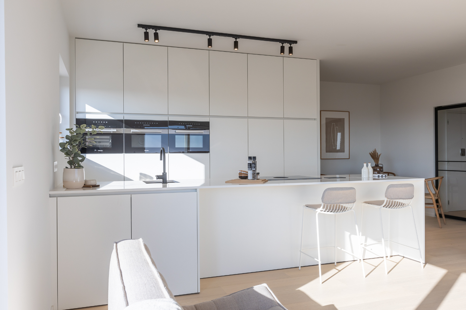 Gerenoveerd penthouse appartement met riant terras - foto 4