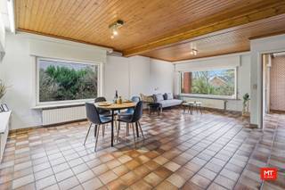 Rustig wonen in Beselare, met alle voorzieningen binnen handbereik? Deze ruime alleenstaande woning combineert een aangename ligging met tal...