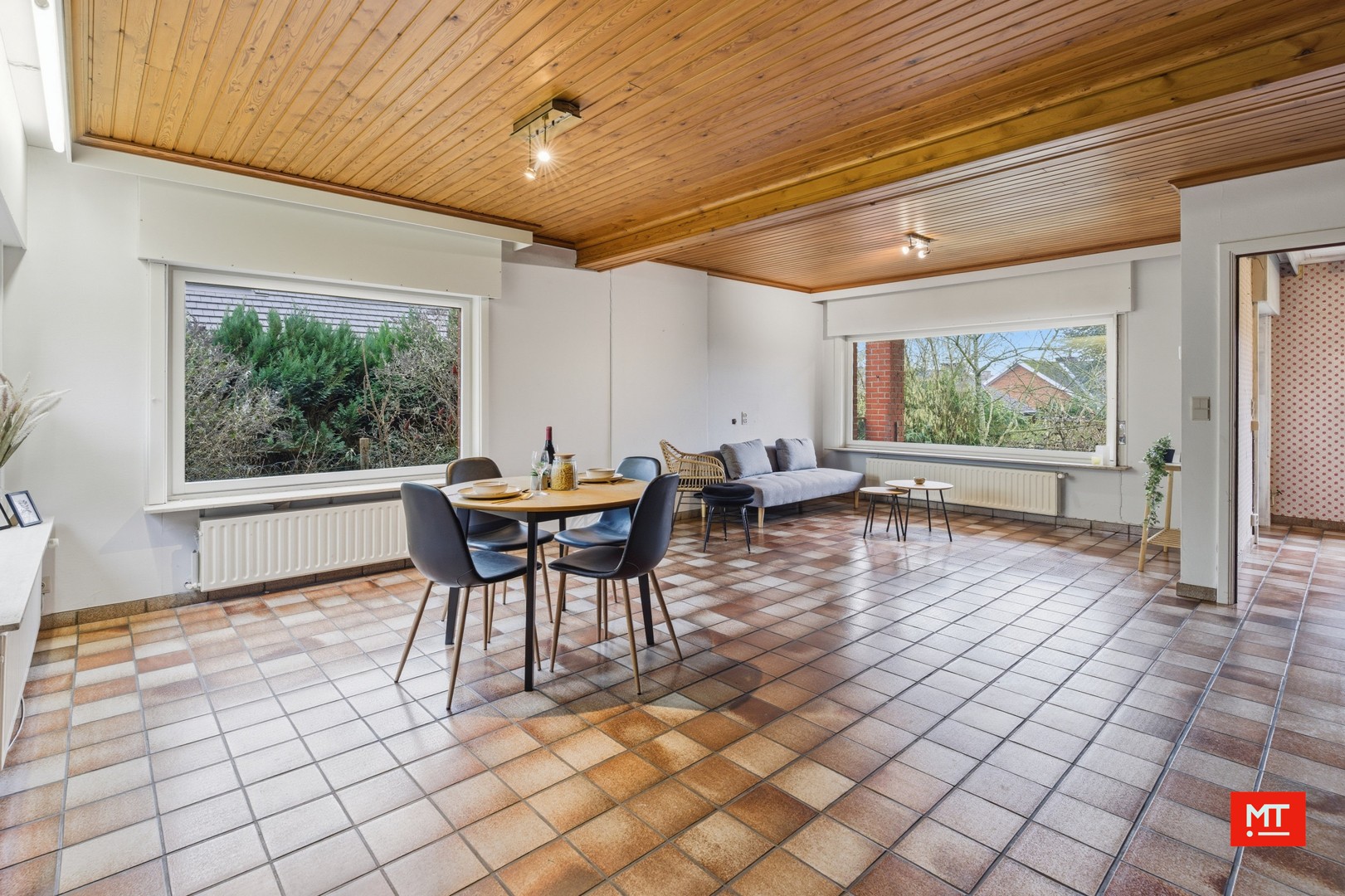 Ruime alleenstaande woning te koop op een rustige locatie te Beselare - foto 2