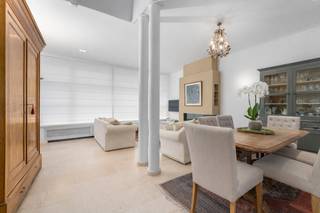 Deze ruime en energiezuinige bel-étage woning is centraal gelegen in het hart van Heist en biedt een uitzonderlijke combinatie van ruimte, comfort...