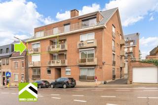 Dit appartement is gelegen op de tweede verdieping van een verzorgd gebouw, vlak aan het gezellige stadscentrum van Tongeren.Centrale inkomhal met...