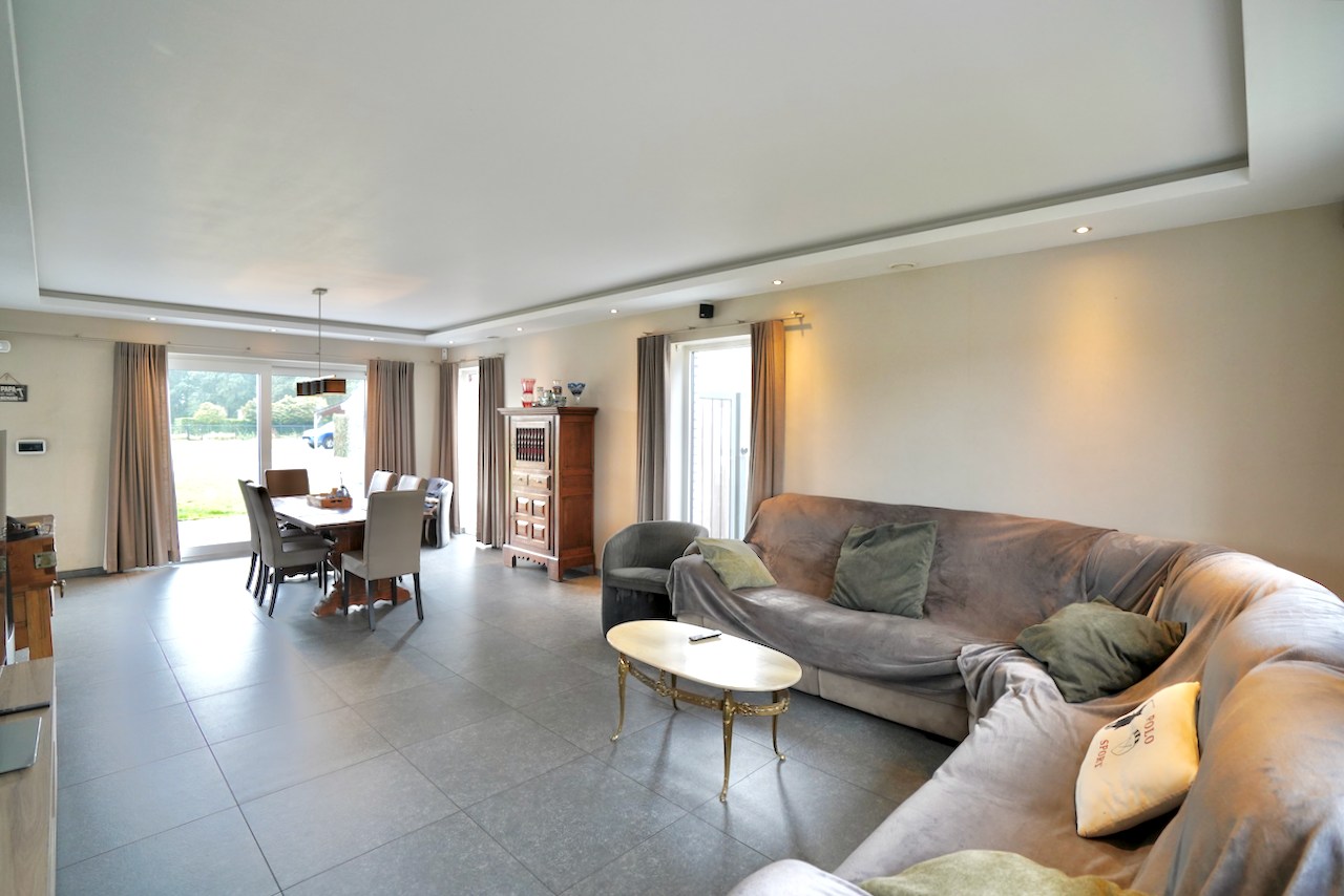 Ruime, energiezuinige gezinswoning te Oosteeklo ! - foto 4