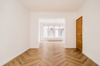 Maison de ville confortable au cœur de Malines Cette maison spacieuse et prête à être emménagée a été partiellement rénovée au fil des ans. Son...