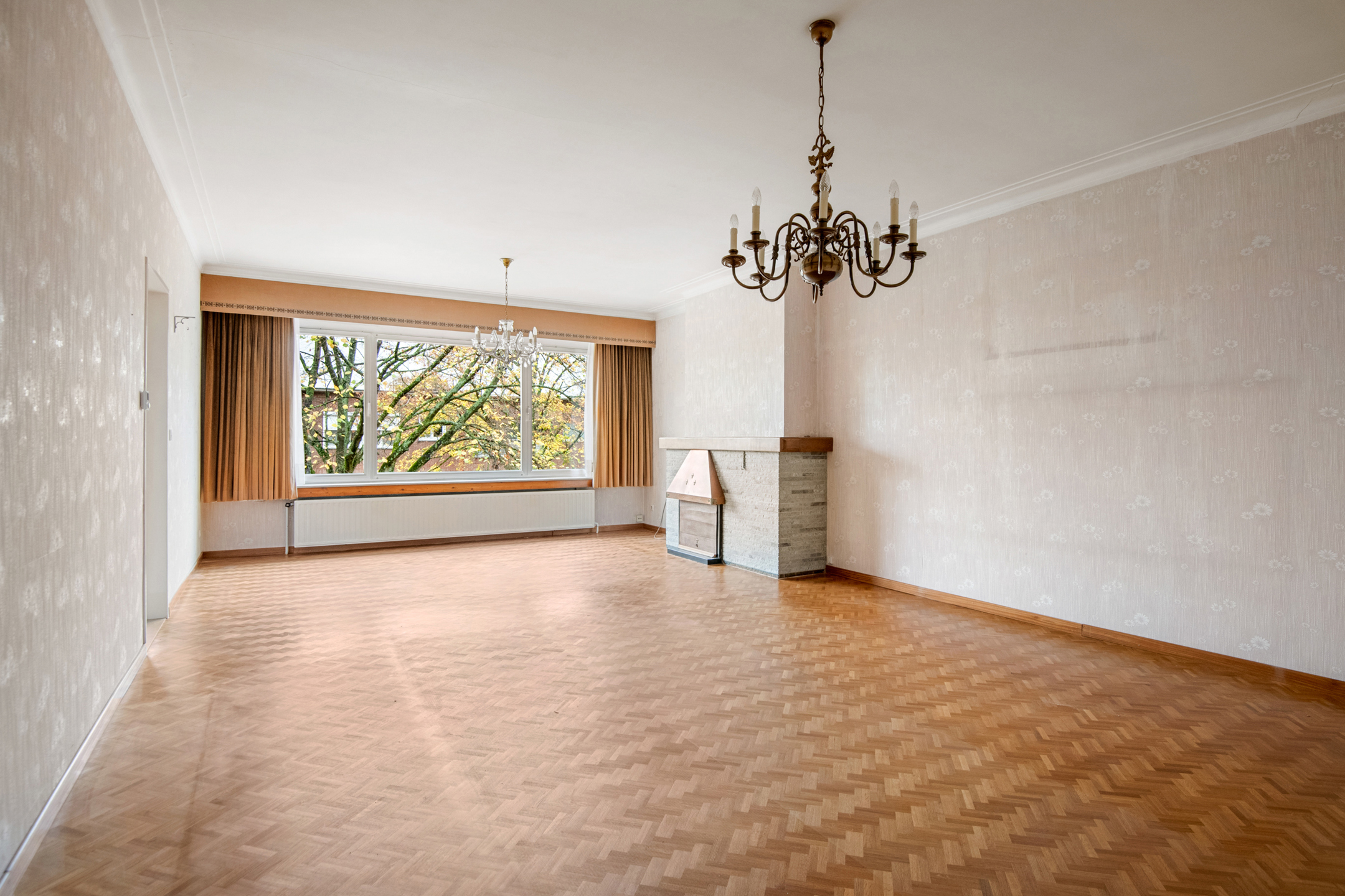 Op te frissen 2 slaapkamer appartement met garage en kelder in een rustige wijk. - foto 5