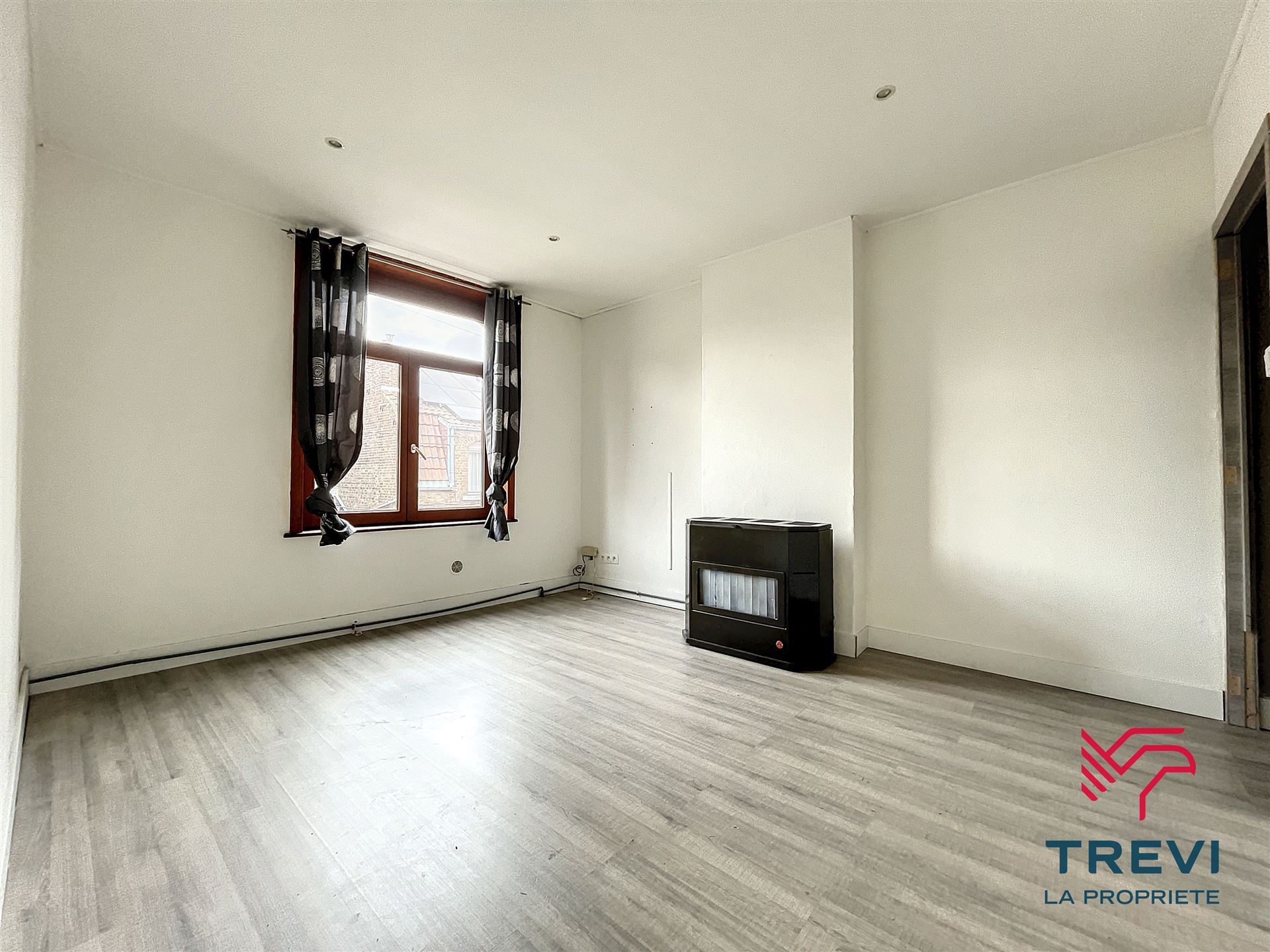 Huis te huur in Montignies-Sur-Sambre met 1 slaapkamer - foto 4