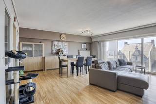 Dit appartement ligt pal in de winkelstraat in Roeselare. Dankzij de centrale ligging zijn winkels, horeca en openbaar vervoer vlot bereikbaar...