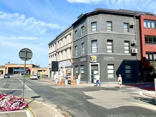 Topgelegen, aan het STATION, goed verhuurde OPBRENGSTEIGENDOM bestaande uit een handelsgelijkvloers, 5 appartementen, dakappartement en een...